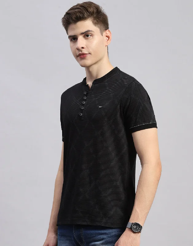 Men Black Printed Mandarin Neck Half Sleeve T-Shirt