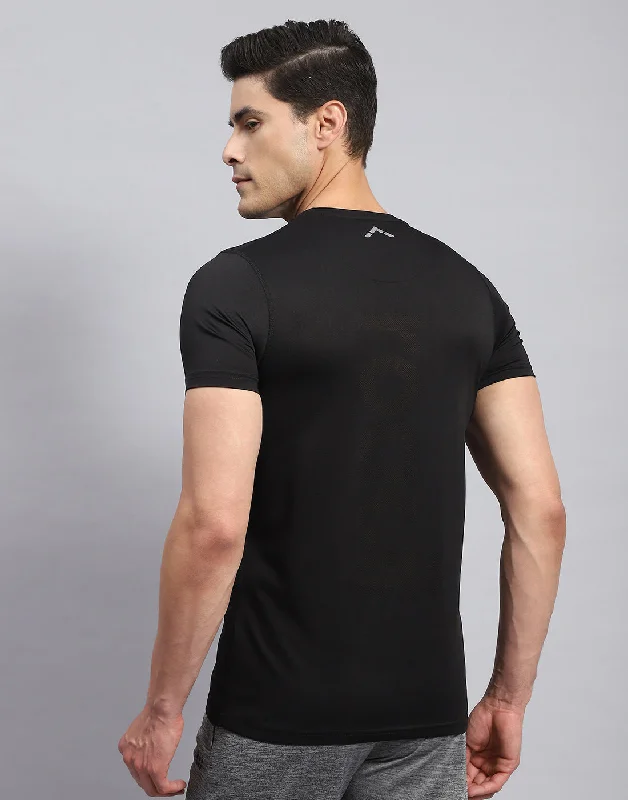 Men Black Self Design Round Neck Half Sleeve T-Shirt