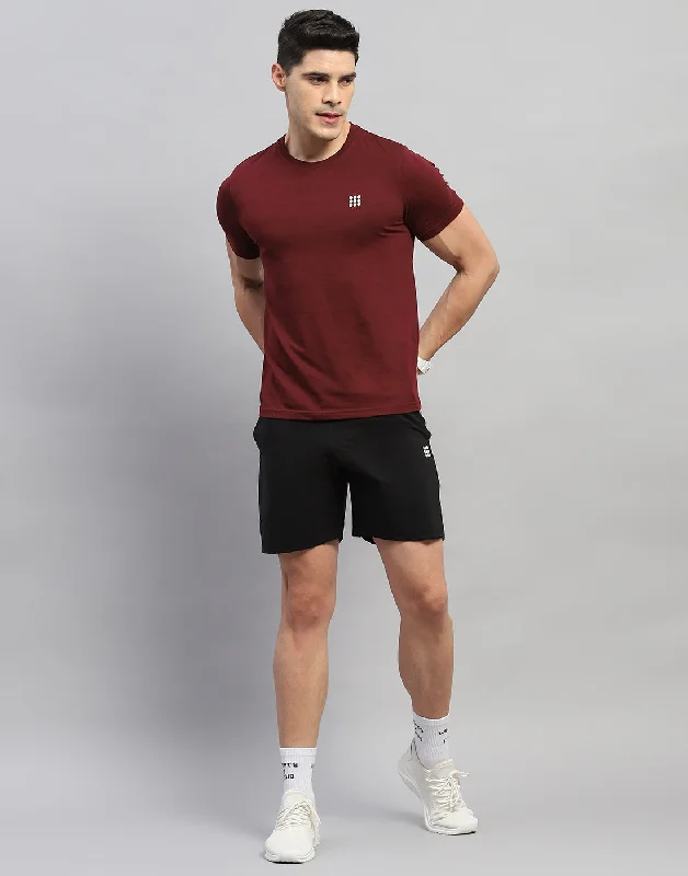 Men Maroon Solid Round Neck Half Sleeve T-Shirt