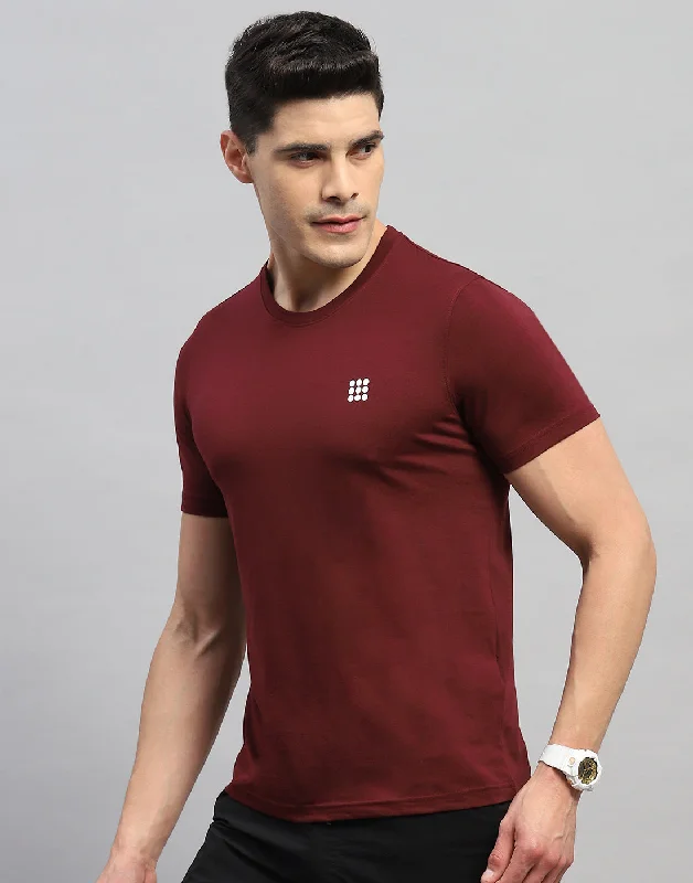 Men Maroon Solid Round Neck Half Sleeve T-Shirt