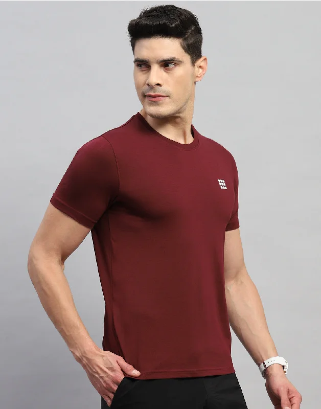 Men Maroon Solid Round Neck Half Sleeve T-Shirt