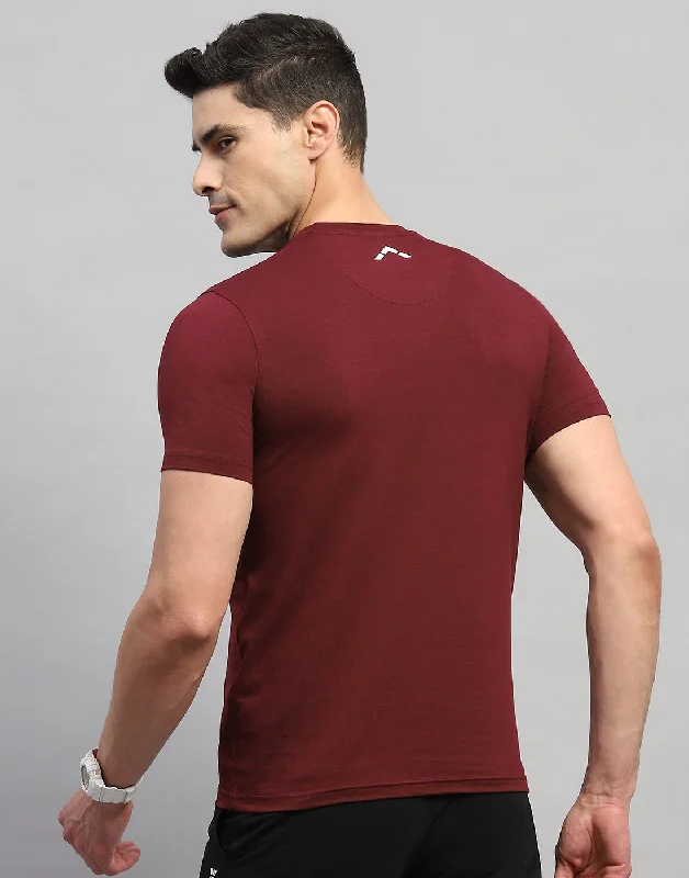 Men Maroon Solid Round Neck Half Sleeve T-Shirt