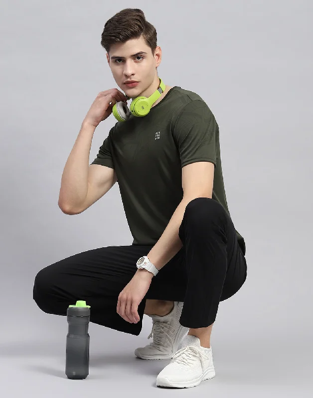 Men Olive Solid Round Neck Half Sleeve T-Shirt