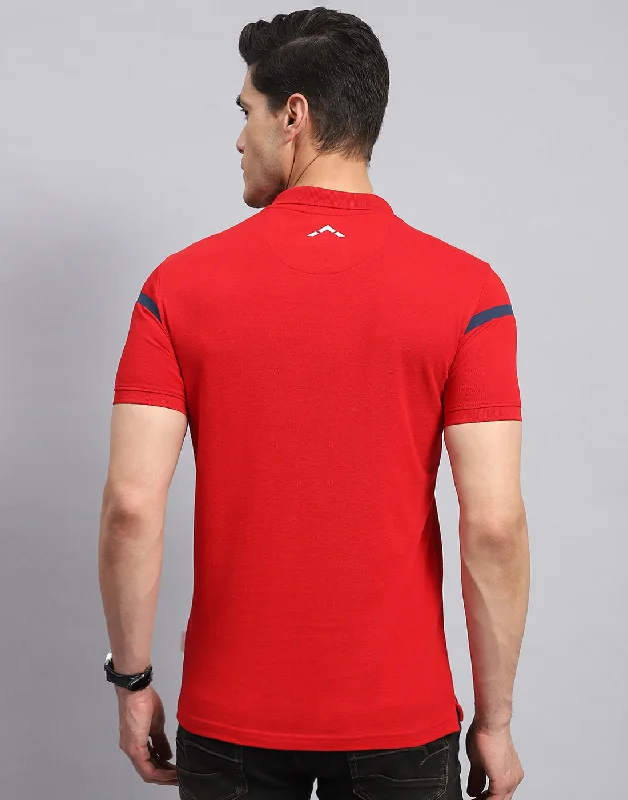 Men Red Solid Collar Half Sleeve T-Shirt