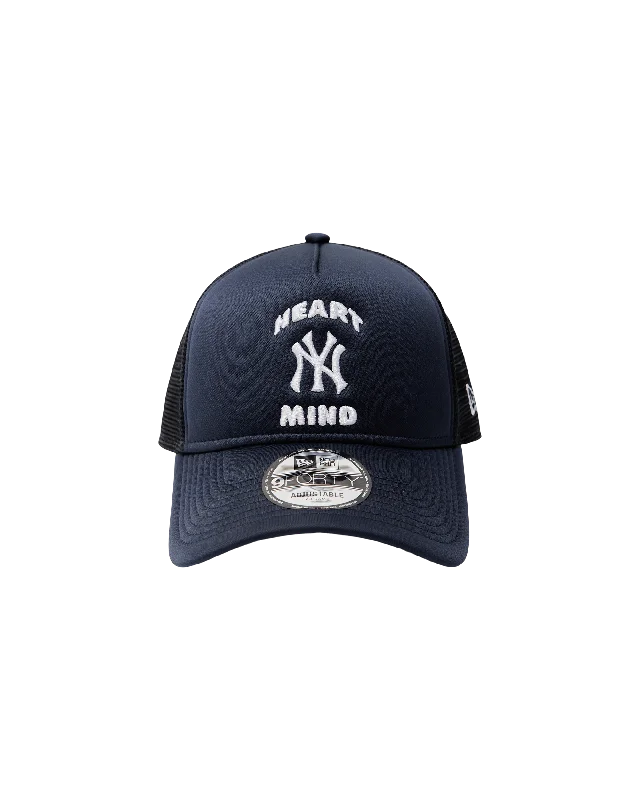 NEW YORK YANKEES HEART & MIND TRUCKER - NAVY